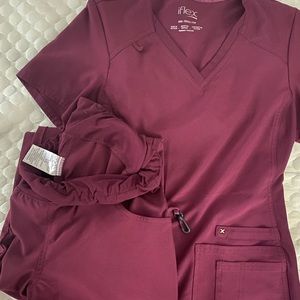 Cherokee iflex scrub set